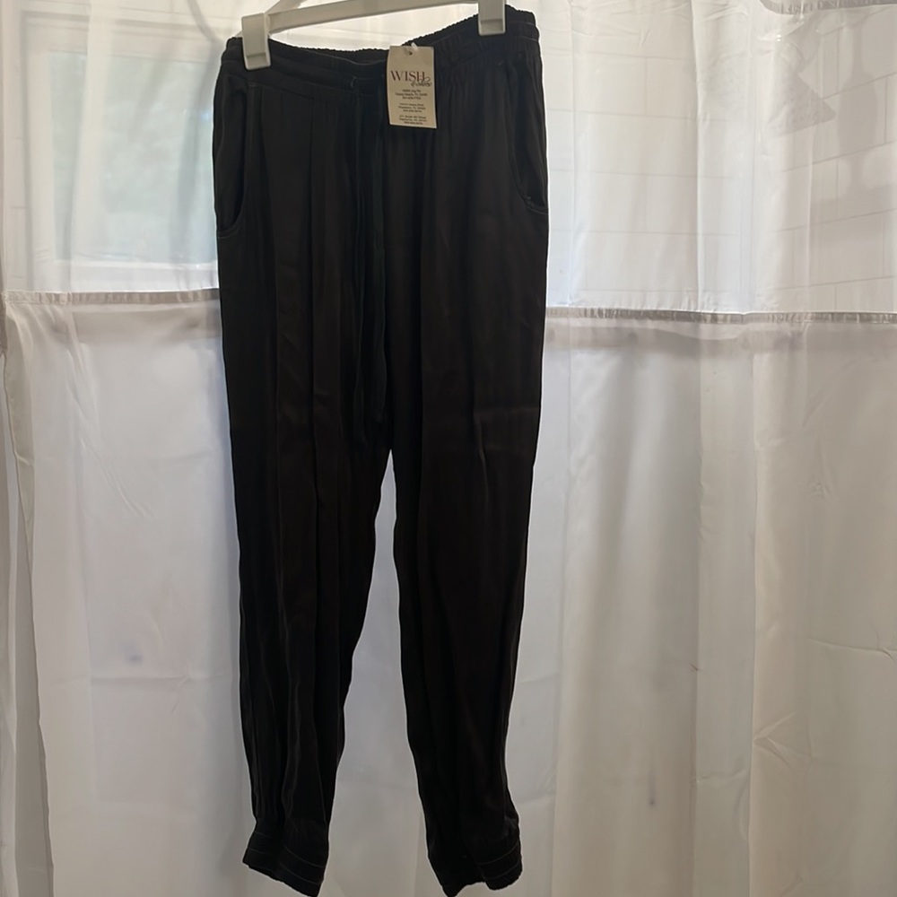 NWT Bella Dahl Easy Jogger in Dark Green